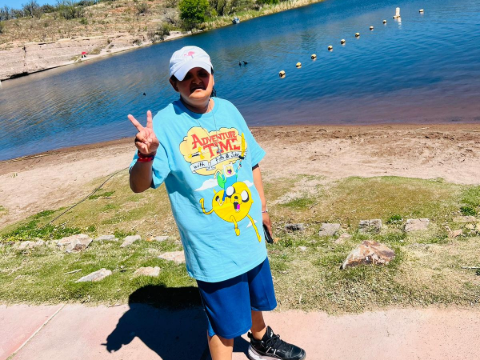 DTTA giving the peace sign at Patagonia Lake